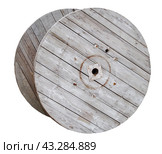 Деревянная катушка для кабеля на белом фоне. Wooden cable coil isolated on white background. Стоковое фото, фотограф Татьяна Д / Фотобанк Лори