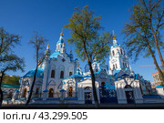 Знаменский собор, город Тюмень, Тюменская область, Западная Сибирь, Россия. Кафедральный собор иконы Божией Матери Знамение. Красивая православная церковь в историческом центре Тюмени. Архитектурная достопримечательность. Стоковое фото, фотограф Андрей Степанов / Фотобанк Лори