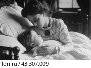 Мама у постели ребенка. Стоковое AI-изображение, AI-художник Щеголева Ольга / Фотобанк Лори
