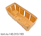 Коробочка из бересты на белом фоне. Birch bark box on a white background. Стоковое фото, фотограф Татьяна Д / Фотобанк Лори