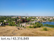 Панорама города с Лисьей горы. Музей-завод имени Куйбышева. Город Нижний Тагил. Свердловская область (2016 год). Стоковое фото, фотограф Александр Тараканов / Фотобанк Лори