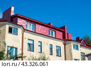 Мансардный этаж здания на улице Комсомольская, 1. Сортавала, республика Карелия (2014 год). Стоковое фото, фотограф Александр Щепин / Фотобанк Лори