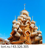 Dome in the upper part of the Church of the Transfiguration of the Lord on the island of Kizhi. Редакционное фото, фотограф Владимир Ушаров / Фотобанк Лори