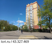 Двадцатиэтажный одноподъездный монолитно-кирпичный жилой дом. Построен в 2009 году. Ивантеевская улица, 5, корпус 2. Район Богородское. Город Москва (2023 год). Стоковое фото, фотограф lana1501 / Фотобанк Лори