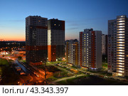 Новостройки в Новых Химках, Новокуркино. Улица Родионова, дома 7, 7а и 7б (2020 год). Стоковое фото, фотограф Александр Замараев / Фотобанк Лори