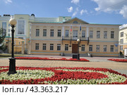Избирательная комиссия Свердловской области (Здание бывшей казенной почты, XIX век). Город Екатеринбург. Улица Пушкина, дом 19 (2016 год). Стоковое фото, фотограф Александр Тараканов / Фотобанк Лори