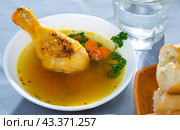 Tasty scottish traditional soup cock-a-leekie with chicken, bacon and leek. Стоковое фото, фотограф Яков Филимонов / Фотобанк Лори