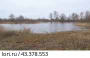 Spring flood on the river. High water. Spring landscape. Camera panning. Стоковое видео, видеограф Александр Прошкин / Фотобанк Лори