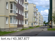 Жилой комплекс в новом районе (2024 год). Стоковое фото, фотограф MК / Фотобанк Лори