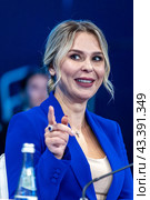 Россия. Санкт-Петербург. Артистка Пелагея Телегина. Петербургский международный экономический форум. Russia. Saint-Petersburg. The artist Pelageya Telegina. St. Petersburg International Economic Forum. (2024 год). Редакционное фото, фотограф Алексей Смышляев / Фотобанк Лори