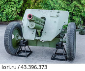 76-мм полковая пушка С-5-1. Опытный образец 1943 года. СССР. Экспозиция боевой техники в музее Парка Победы в Москве. Техника времен Второй мировой войны (2024 год). Редакционное фото, фотограф Константин Григорьев / Фотобанк Лори