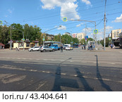 Первомайская улица в месте пересечения с 9-ой Парковой улицей. Москва (2023 год). Редакционное фото, фотограф lana1501 / Фотобанк Лори