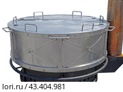 Новая походно-полевая кухня на белом фоне. Camping and field kitchen on a white background.. Стоковое фото, фотограф Татьяна Д / Фотобанк Лори