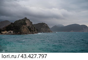 Beautiful view of the Adriatic coast on a cloudy winter day. Near the city of Petrovac, Adriatic coast of Montenegro. Стоковое фото, фотограф Павел Муравьев / Фотобанк Лори