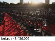Транзитная зона в рамках Чемпионата России по триатлону, Москва, Гребной Канал, 22 июня 2024. Редакционное фото, фотограф Elena Popova / Фотобанк Лори