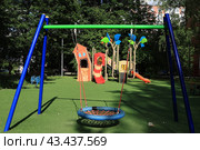 Детская площадка  Зеленоград (2024 год). Стоковое фото, фотограф Жанна Любимова / Фотобанк Лори
