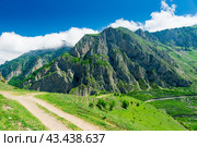 A beautiful view of the green mountains of the Karmadon Gorge of the North Caucasus. Russia. Стоковое фото, фотограф Константин Лабунский / Фотобанк Лори