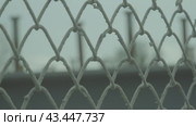 Решетка, болты, стройка, металлическая конструкция lattice, bolts, construction, metal structure. Стоковое видео, видеограф Опока Алексей / Фотобанк Лори