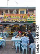 Thai street food in Kuala Lumpur, Malaysia (2017 год). Редакционное фото, фотограф Александр Подшивалов / Фотобанк Лори