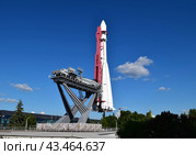 Ракета Восток на ВДНХ, Москва 2022 год. Rocket Vostok on VDNH, Moscow, Russia, 2022. Редакционное фото, фотограф Photolart / Фотобанк Лори