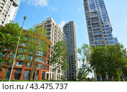 Жилой комплекс RiverSky в Москве. Корпуса 4, 3 и 5. Застройщик — группа компаний «Инград». (2024 год). Редакционное фото, фотограф Александр Замараев / Фотобанк Лори