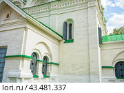 Окна-бойницы у Собора Архангела Михаила (Нижегородский кремль) Стоковое фото, фотограф Илья Старков / Фотобанк Лори