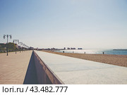 Крым, Евпатория, курорт, набережная, променад, Чёрное море (2024 год). Стоковое фото, фотограф Андрей Макаренко / Фотобанк Лори