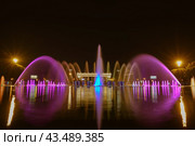 Фигурный фонтан в Парке Горького в Москве (23/08/2019) Редакционное фото, фотограф YuryKara / Фотобанк Лори