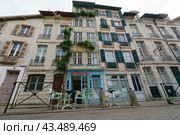 Bayonne, France - June 19, 2019: European medieval cityscape. Touristic theme in summer day. Редакционное фото, фотограф YuryKara / Фотобанк Лори