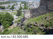 Древняя крепость в Гори, Грузия (2024 год). Редакционное фото, фотограф Иван Аборнев / Фотобанк Лори