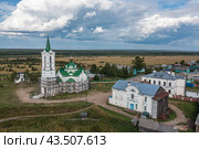 Церковь Николая Чудотворца при Сурском Иоанновском монастыре, Архангельская область. Село Сура. Вид сверху. (2022 год). Стоковое фото, фотограф Николай Гернет / Фотобанк Лори