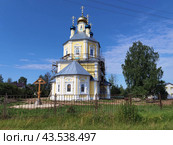 Преображенская церковь в деревне Рогожа Тверской области (2024 год). Редакционное фото, фотограф Максим Гулячик / Фотобанк Лори