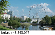 4K Time lapse Киров, вид на пруд и колесо обозрения в парке им.Кирова. (2024 год). Стоковое видео, видеограф Мария Зубарева / Фотобанк Лори