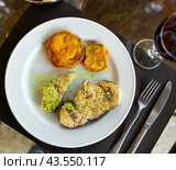 Fried swordfish fillet served with eggplant. Стоковое фото, фотограф Яков Филимонов / Фотобанк Лори