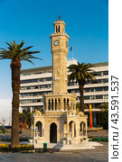 Square Konak Meydani in Izmir, Turkey. Стоковое фото, фотограф Яков Филимонов / Фотобанк Лори
