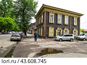 Город Иркутск. Улица Дзержинского, дом 48 (Бывший доходный дом Соколовского), 1890 год (2024 год). Редакционное фото, фотограф Александр Тараканов / Фотобанк Лори