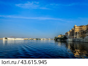 City Palace, Lake Palace and Lake Pichola. Udaipur, India (2012 год). Стоковое фото, фотограф Дмитрий Рухленко / Фотобанк Лори