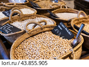 Dried pulses on grocery shop display. Стоковое фото, фотограф Яков Филимонов / Фотобанк Лори