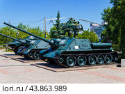 Городской пейзаж. Выставка военной техники. Парк Патриотов. Воронеж (2024 год). Редакционное фото, фотограф Владимир Шибаев / Фотобанк Лори