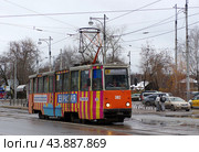 Трамвай 71-605 (КТМ-5М3) №382 на улице Ленина, город Пермь (2018 год). Редакционное фото, фотограф Алексей Иванов / Фотобанк Лори