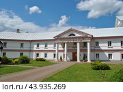 Коллегиум ордена пиаров в городе Щучин (2024 год). Редакционное фото, фотограф Попович Елизавета / Фотобанк Лори