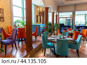 Interior of a fashionable modern azerbaijani restaurant (2023 год). Редакционное фото, фотограф Евгений Ткачёв / Фотобанк Лори
