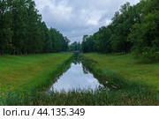 Canal in Catherine Park, Tsarskoe Selo, Pushkin, Saint Petersburg, Russia (2024 год). Стоковое фото, фотограф Михаил Аккуратoв / Фотобанк Лори