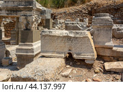 Kusadasi, Turkey - July 14, 2024: Ancient city Ephesus (Efes). Ancient architectural structures. Most visited ancient city in Turkey. Редакционное фото, фотограф Григорий Стоякин / Фотобанк Лори