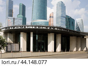 Здание Театра-мастерской Петра Фоменко в Москве на набережной Тараса Шевченко (2016 год). Редакционное фото, фотограф Солодовникова Елена / Фотобанк Лори