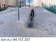 Ледяная горка растаяла в марте (2024 год). Редакционное фото, фотограф Валерий Иванович Клейменов / Фотобанк Лори