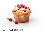 Fresh raspberry muffin on white background. Стоковое AI-изображение, AI-художник Иван Рябоконь / Фотобанк Лори