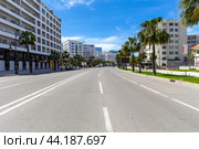 Central Avenue Mohammed VI in the city of Tangier. Morocco. Стоковое фото, фотограф Евгений Ткачёв / Фотобанк Лори