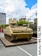 Трофейный американский бронетранспортер M113 A2. Передвижная выставка трофейной техники НАТО "Сила в правде- гордость и победа". Город Тюмень (2024 год). Редакционное фото, фотограф Александр Тараканов / Фотобанк Лори