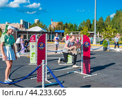 Соревнование по хоббихорсингу среди детей на фестивале "Конное достояние" (2024 год). Редакционное фото, фотограф Галина Эмберг / Фотобанк Лори